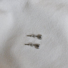 Load image into Gallery viewer, Heart Studs