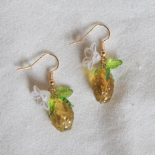 Load image into Gallery viewer, Leafy Pineapple Earrings