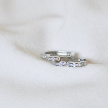 Load image into Gallery viewer, Queen of Hearts Earrings