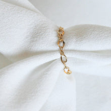Load image into Gallery viewer, Twisted Chain Ring