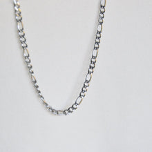 Load image into Gallery viewer, Chunky Figaro Chain Necklace