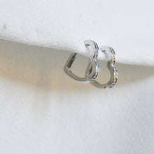 Load image into Gallery viewer, Queen of Hearts Earrings