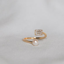 Load image into Gallery viewer, Rectangle Pearl Ring