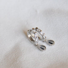 Load image into Gallery viewer, Teardrop Hoops