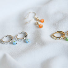 Load image into Gallery viewer, Single Flower Earrings