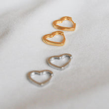 Load image into Gallery viewer, Queen of Hearts Earrings