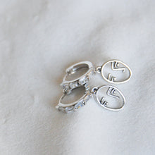 Load image into Gallery viewer, Abstract Face Earrings