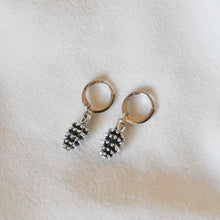 Load image into Gallery viewer, Pinecone Earrings