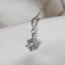 Load image into Gallery viewer, Snow Necklace
