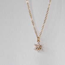 Load image into Gallery viewer, Snowflake Necklace