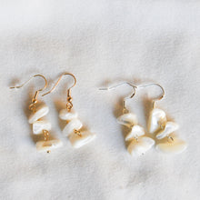 Load image into Gallery viewer, Shell Link Earrings