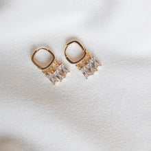 Load image into Gallery viewer, Raindrop Earrings