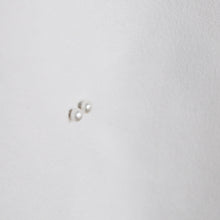 Load image into Gallery viewer, Pearl Studs