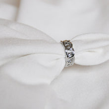 Load image into Gallery viewer, Chunky Chain Ear Cuff