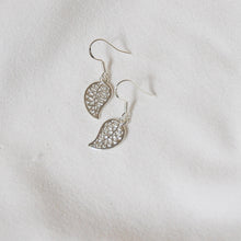 Load image into Gallery viewer, Leaf Earrings