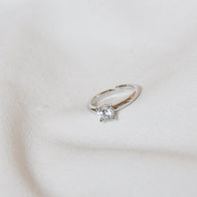 Load image into Gallery viewer, Elegant Ring