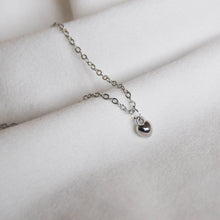 Load image into Gallery viewer, Plump Heart Necklace