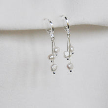 Load image into Gallery viewer, Staggered Pearl Earrings