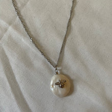 Load image into Gallery viewer, Pearl Bee Necklace
