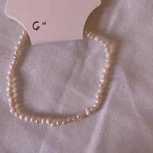 Load image into Gallery viewer, Thin Pearl Bracelet
