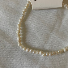 Load image into Gallery viewer, Thin Pearl Bracelet
