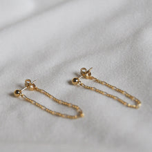 Load image into Gallery viewer, Loop Chain Studs
