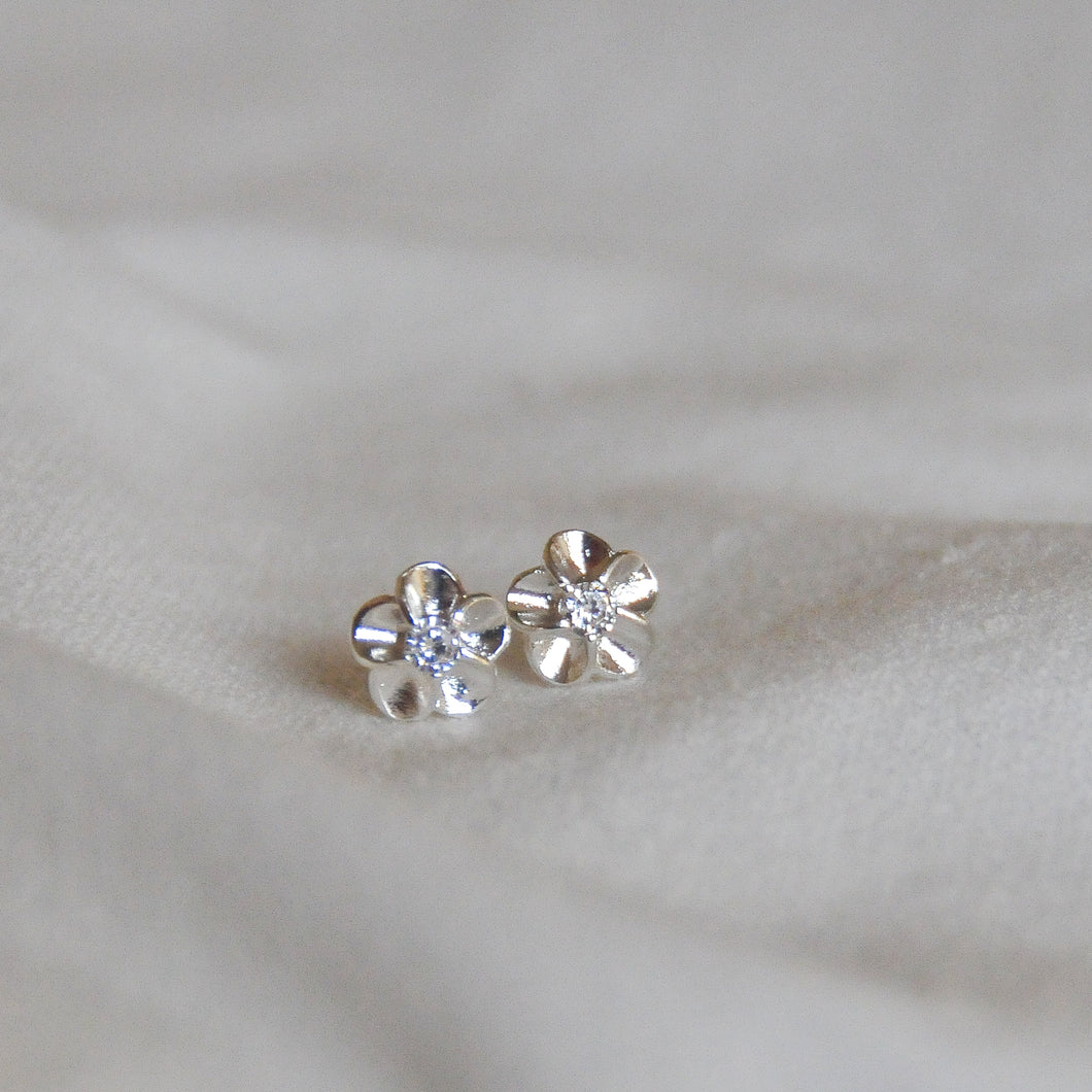 Silver Daisy Studs