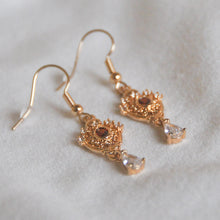 Load image into Gallery viewer, Empress Earrings
