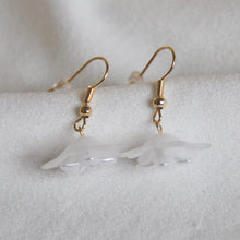 Load image into Gallery viewer, Lily Earrings
