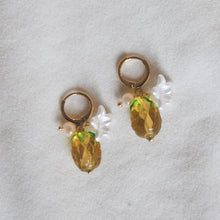 Load image into Gallery viewer, Pearly Pineapple Earrings
